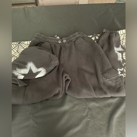 Mens Gray and Black Star Boohoo Man Sweatpants Preloved - Picture 2 of 3